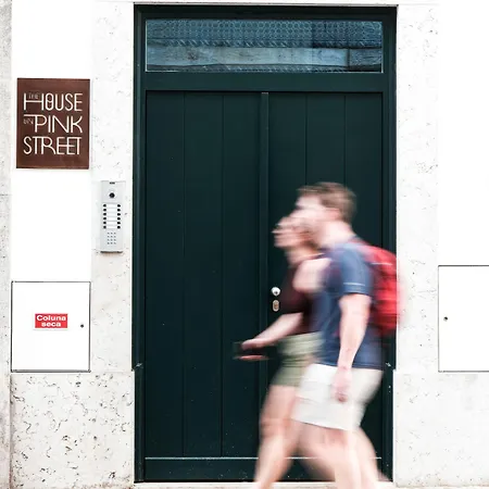 The House On The Pink Street In 4* 리스본