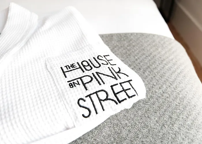 The House On The Pink Street In Апарт-отель Лиссабон